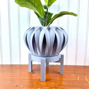 Halden Planter Pot, Indoor Planter w/ Drainage Hole and Drip Tray
